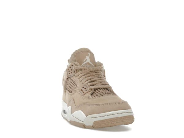 HV0823 200 08.jpg